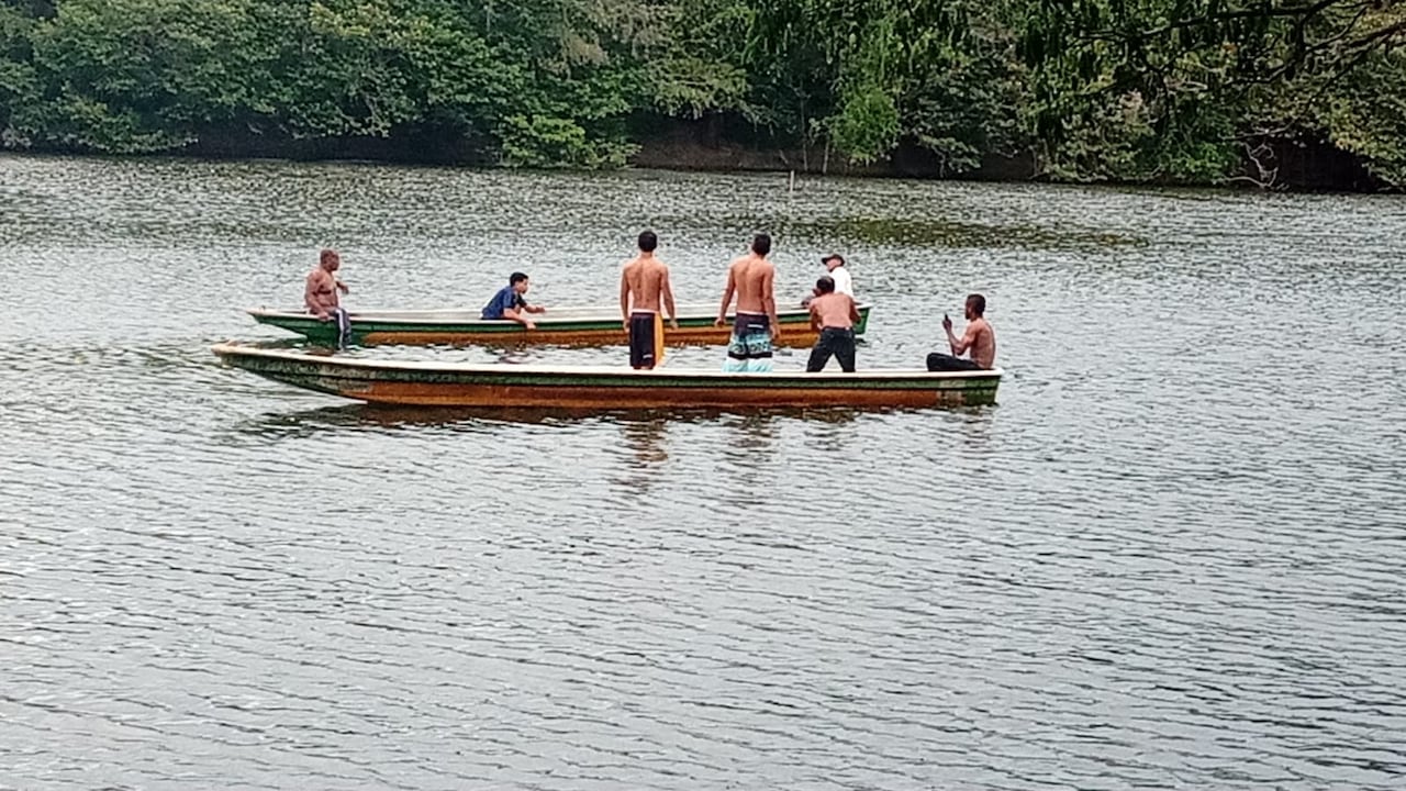 Unidades del Cuerpo de Bomberos Voluntarios de Guacarí realizaron el rescate del cuerpo sin vida de un hombre hallado en el río Cauca.