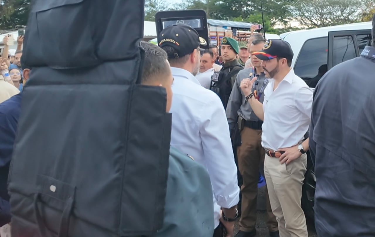 El presidente Abelardo De La Espriella recorrió zonas afectadas del Valle del Cauca tras el terremoto de magnitud 7,4 ocurrido el 10 de agosto.