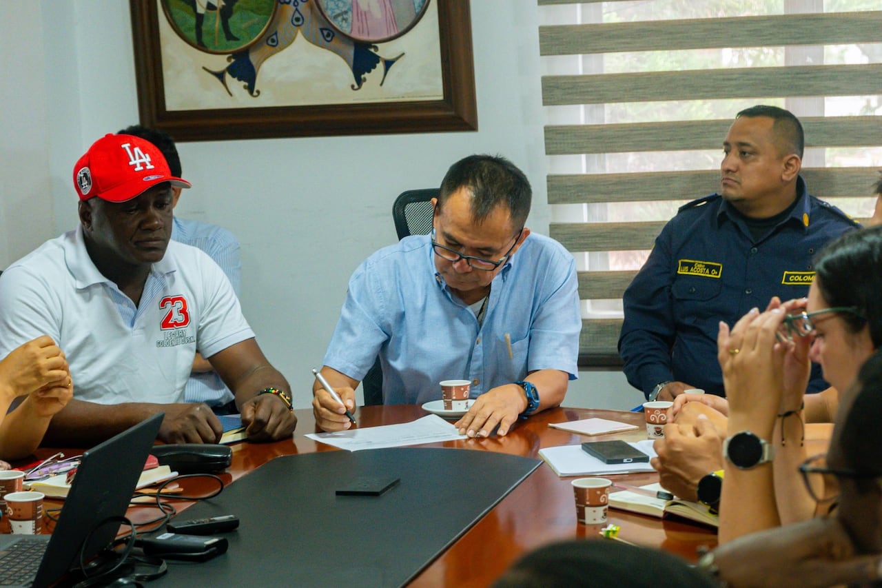 Autoridades locales lideran acciones para iniciar la recuperación del ecosistema y restaurar la flora afectada en este cerro tutelar.