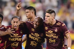 Los jugadores del Deportes Tolima celebran uno de los goles contra O'Higgins en la Copa Libertadores.