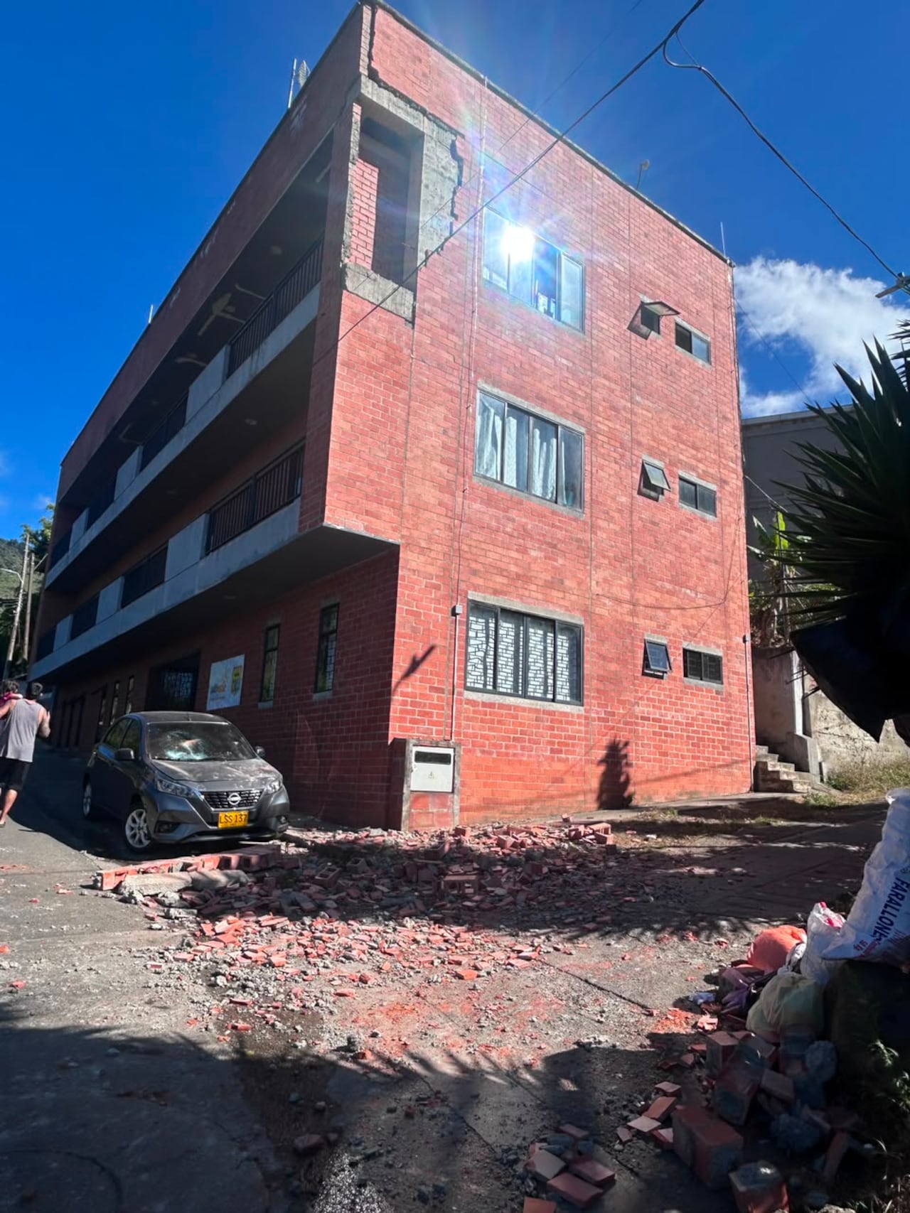 Daños en lnstitución Educativa Rosa Zarate de Peña, en Dapa, tras el fuerte sismo de magnitud 7,4