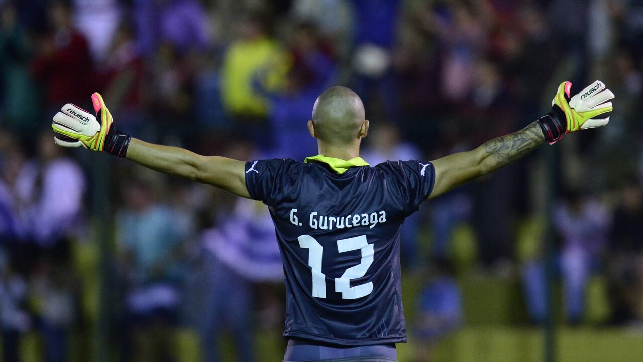 Gaston Guruceaga celebra luego de un partido contra Brasil en el estadio Domingo Burgueno a 130 kilómetros de montevideo tomada el 17 de julio de 2015. AFP PHOTO / PABLO PORCIUNCULA (Photo by PABLO PORCIUNCULA / AFP) Foto de referencia