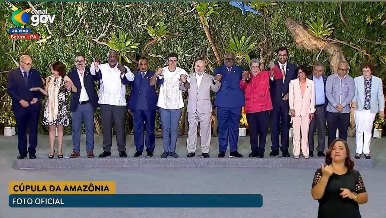 Presidente Petro no estuvo en la foto final de la Cumbre Amazónica en Belém do Pará (Brasil).