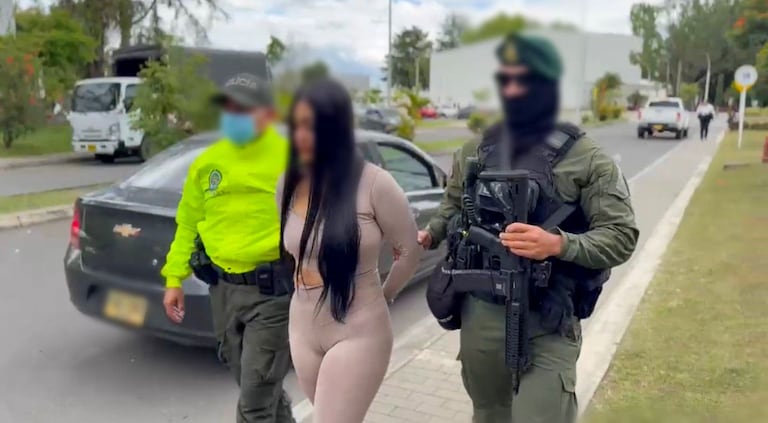 Alias Ana aprovechaba sus atributos femeninos para que los conductores que se movilizan por esta vía se detuviera para después asaltarlos, indicaron los investigadores de la Sijín.