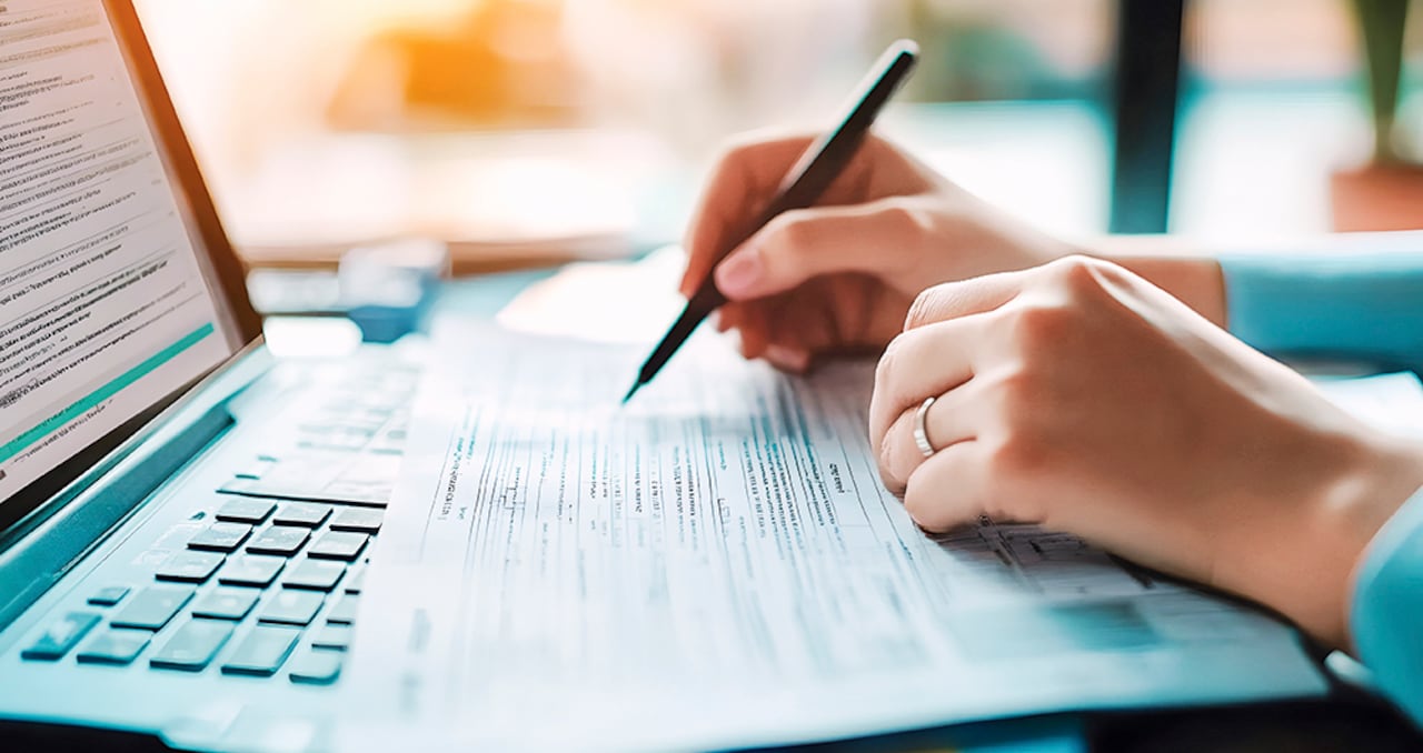 El esfuerzo para enfrentar la crisis fiscal lo asumen los contribuyentes, mientras que el Estado crece desmedidamente y aumenta el gasto público sin control.