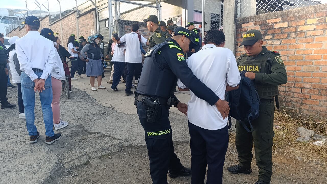 Controles policiales en colegios de Popayán