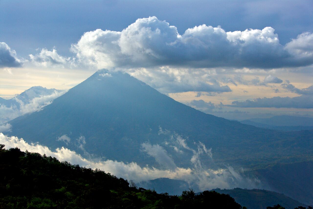 Erupción del volcán del fuego en Guatemala.
