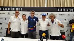 De derecha a izquierda: Carlos 'El Pibe' Valderrama, Alexander Camacho, Mario Alberto Yepes, Javier Saviola y David Trezeguet.
