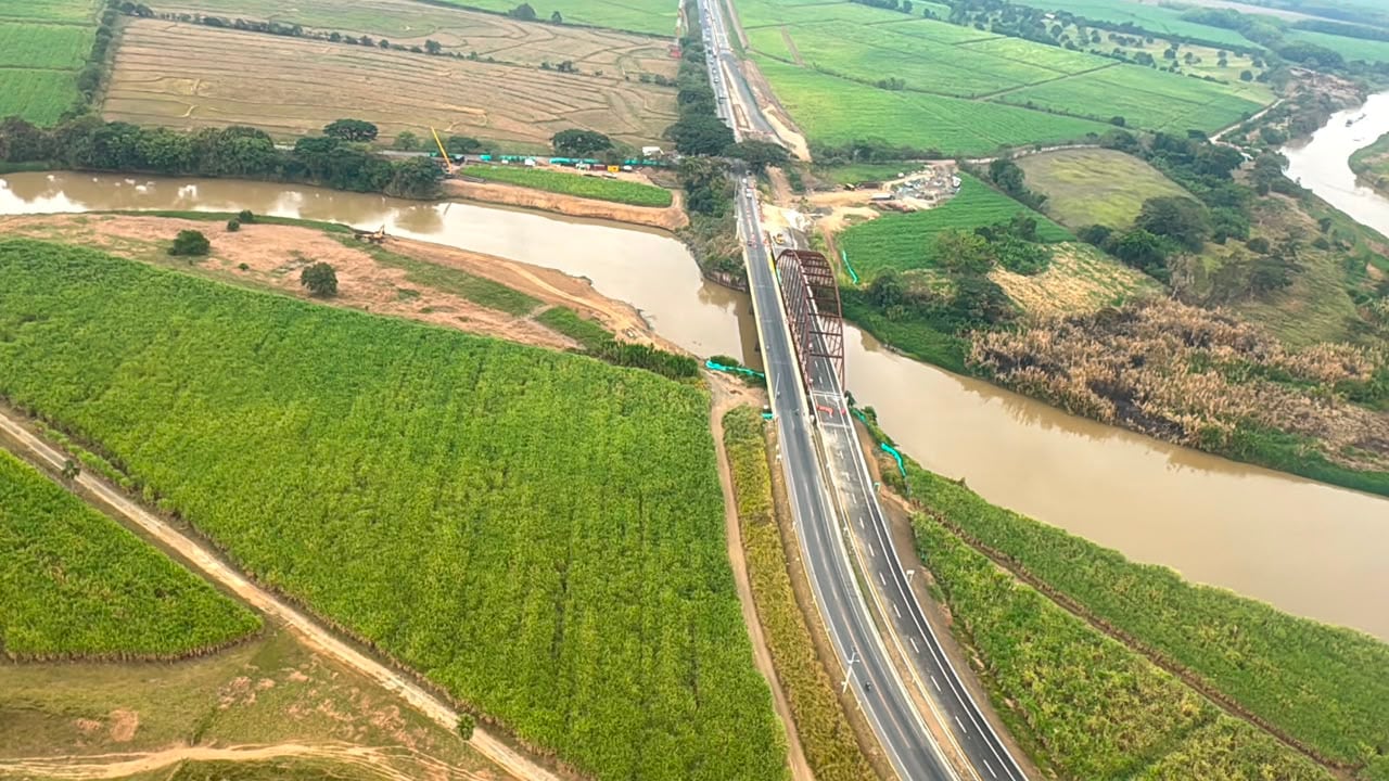 Durante el recorrido aéreo también fueron supervisados distintos puntos estratégicos.