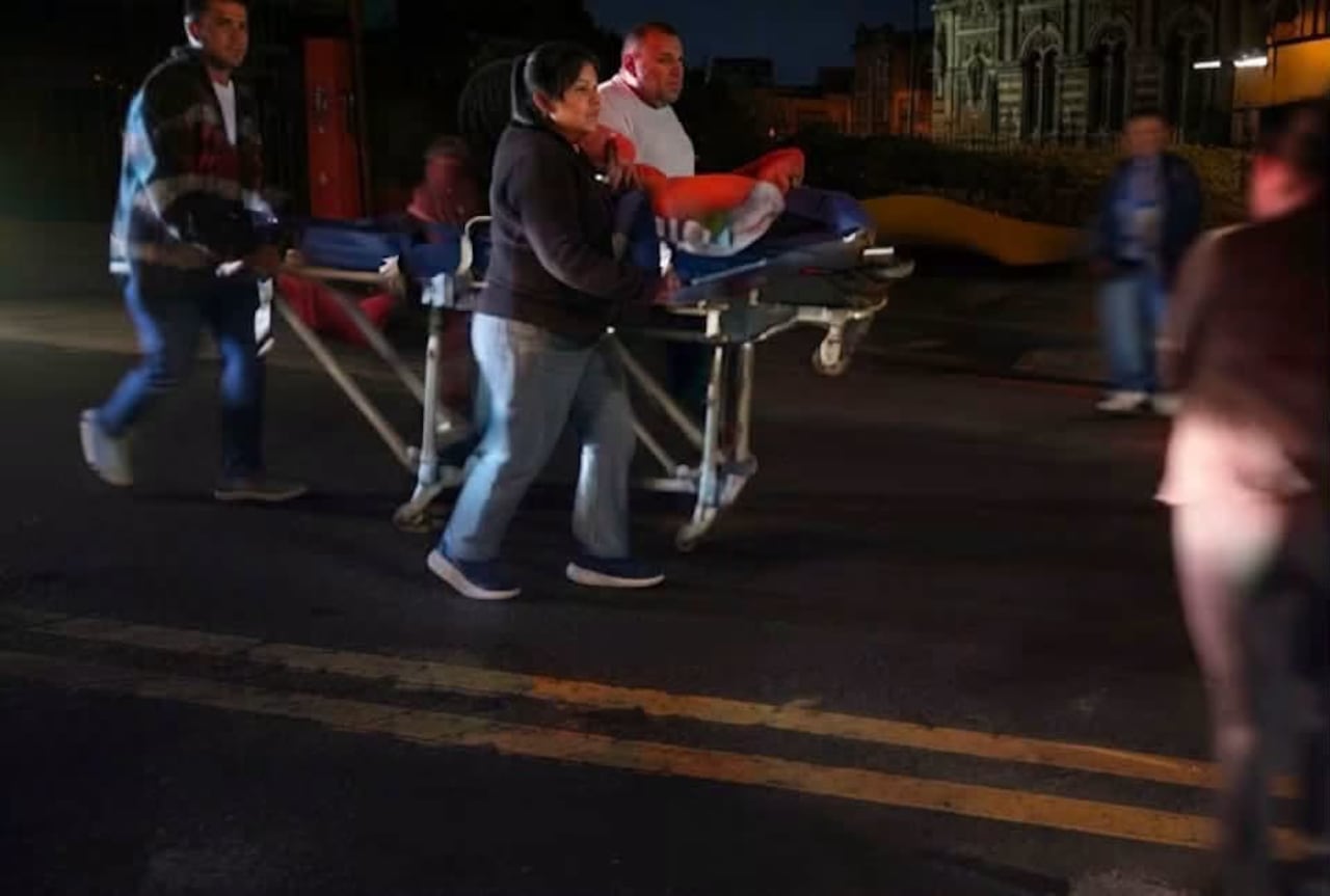 Una mujer falleció tras resultar gravemente herida en un accidente de tránsito ocurrido en la variante de Buesaquillo, en la salida hacia la vereda Pejendino Reyes. En el hecho también resultaron lesionados su esposo y su hijo de siete años.