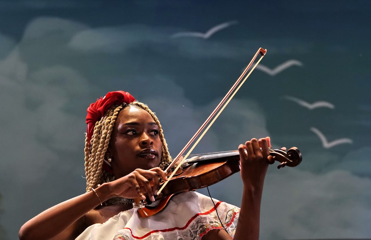 El Festival de Música del Pacífico Petronio Álvarez de este año, superó las expectativas de sus visitantes. En tan solo 6 días, el festival reunió a miles de personas, muchos extranjeros, que llegaron a disfrutar de las tradiciones del Pacifico Colombiano. 18 de agosto de 2024. Foto Jorge Orozco / El País.