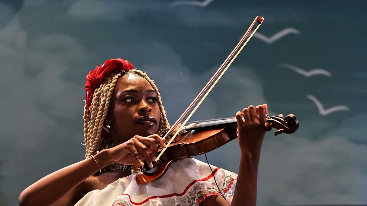 El Festival de Música del Pacífico Petronio Álvarez de este año, superó las expectativas de sus visitantes. En tan solo 6 días, el festival reunió a miles de personas, muchos extranjeros, que llegaron a disfrutar de las tradiciones del Pacifico Colombiano. 18 de agosto de 2024. Foto Jorge Orozco / El País.