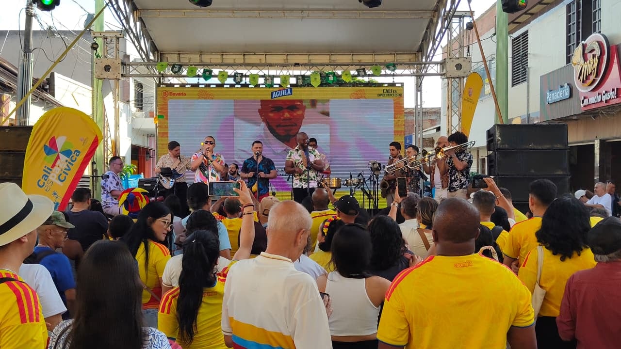 Hinchas de la Selección Colombia se reunieron en el Barrio Obrero de Cali para seguir en pantalla gigante el duelo frente a Portugal, en medio de un ambiente de música, baile y optimismo por la Tricolor.