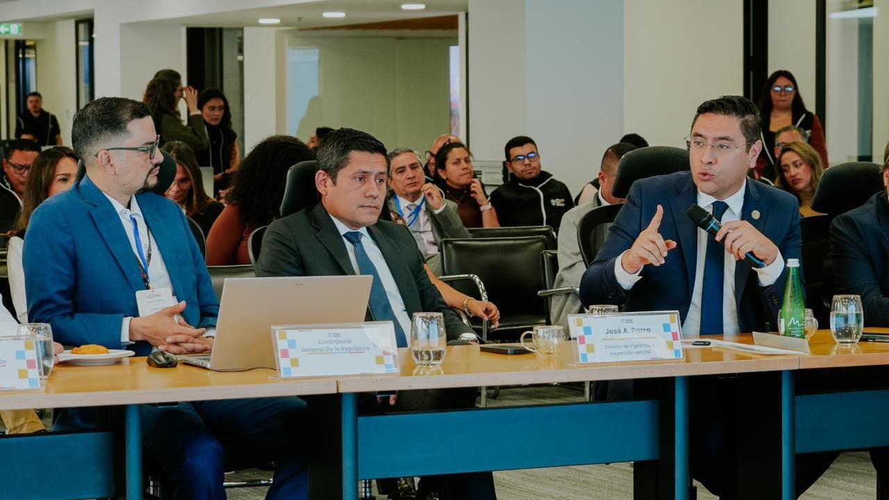 Delegados de campañas y entes de control participaron en el simulacro nacional liderado por el Consejo Nacional Electoral para verificar la plataforma electoral.