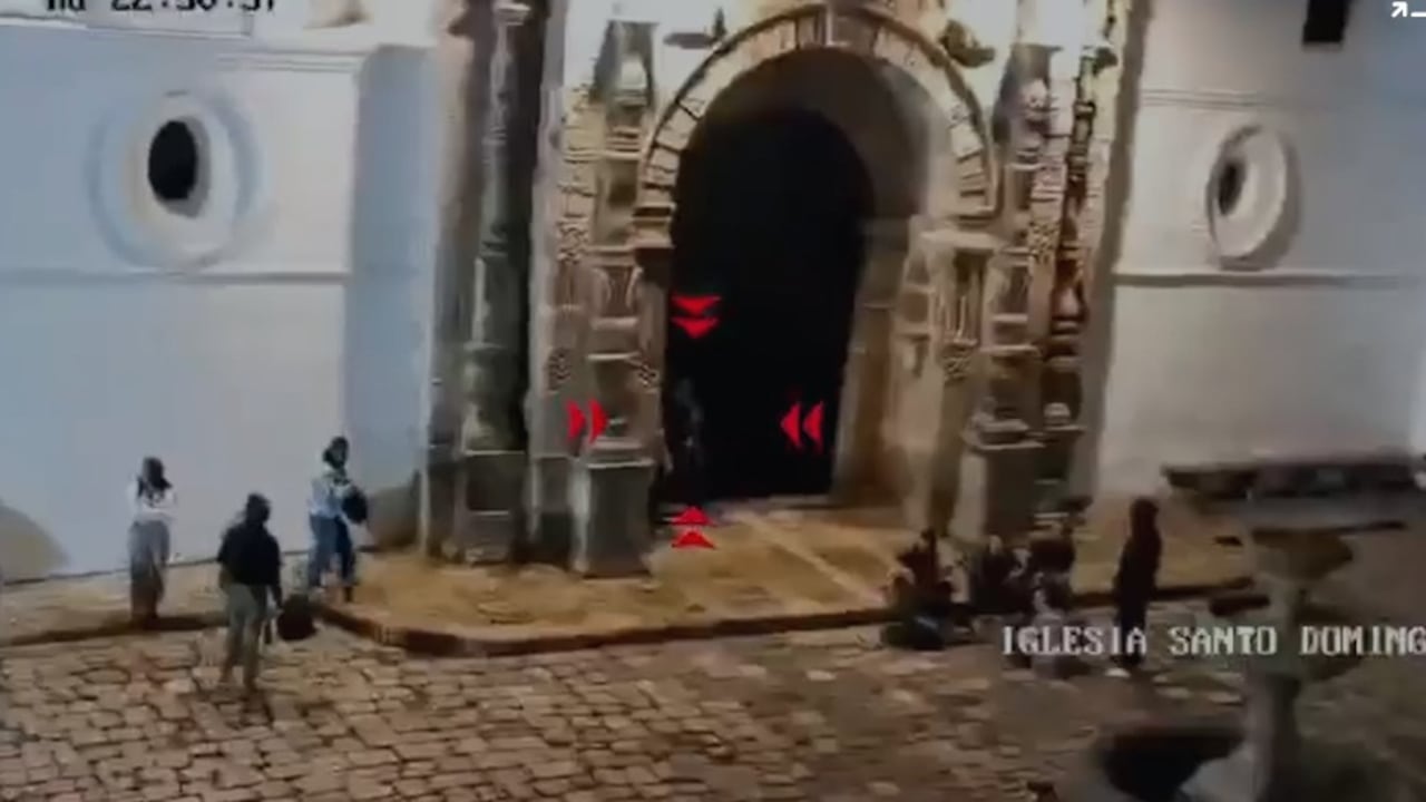 El sector de la carrera 4 con calle 4, en el barrio Centro de Popayán, donde la Policía Nacional señaló que iniciaron las acciones preventivas que terminaron en la polémica con los universitarios