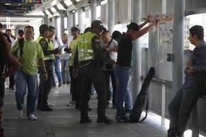 Recientemente desde Metrocali se informó que en esta semana se firmaría el convenio para que policías entrarán a reforzar la seguridad en el MÍO.