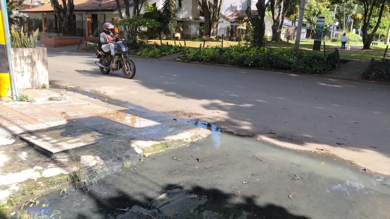 Daño en caja de paso en La Flora.