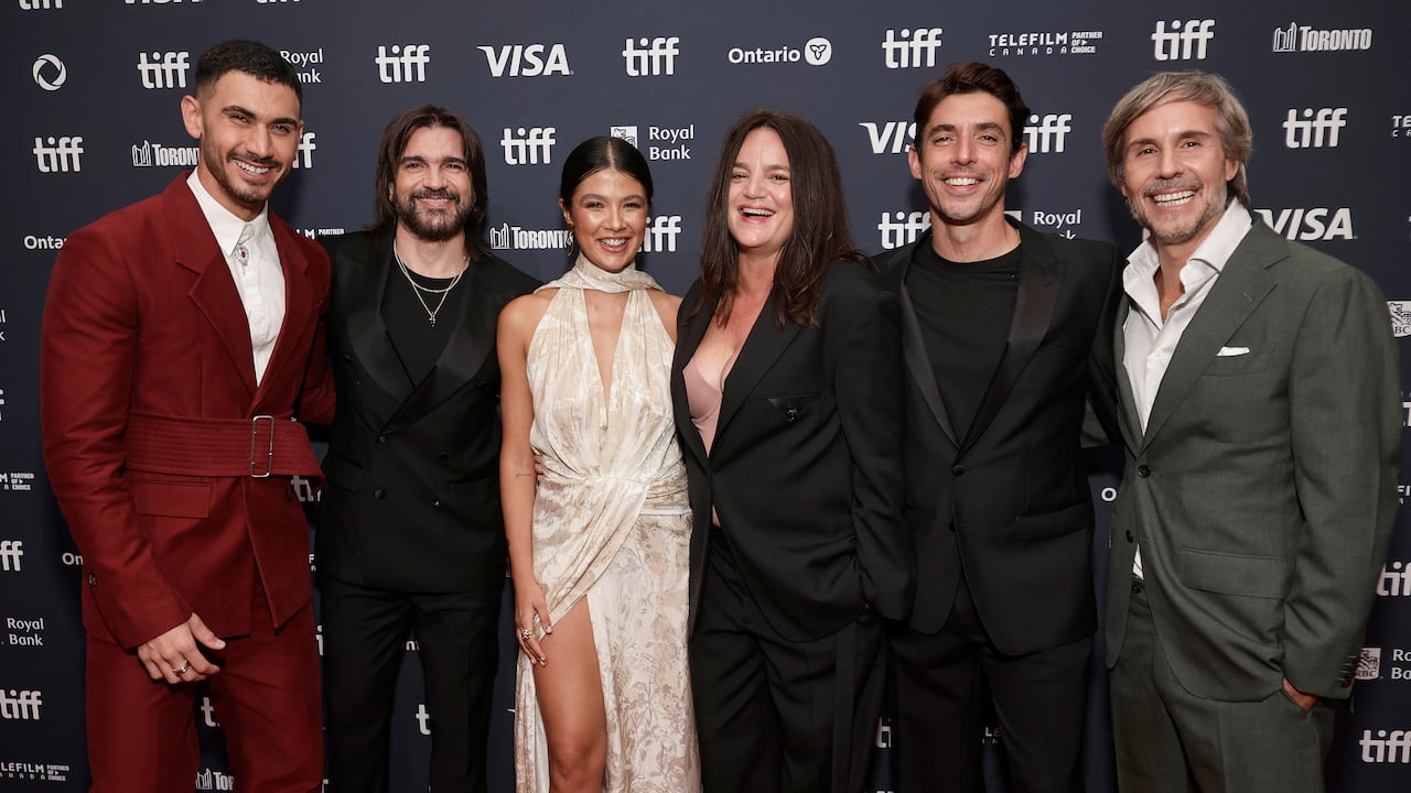 Alejandro Speitzer, Juan Esteban Aristizábal, Laura Osma, jefa de Amazon Studios para Latinoamérica, Canadá y Australia, Javiera Balmaceda, Alberto Guerra y el director Andrés Baiz asisten al Prime Video 'Pimpinero Sangre y Gasolina' en el Festival TIFF Sept. 8, 2024 en Toronto Canadá.