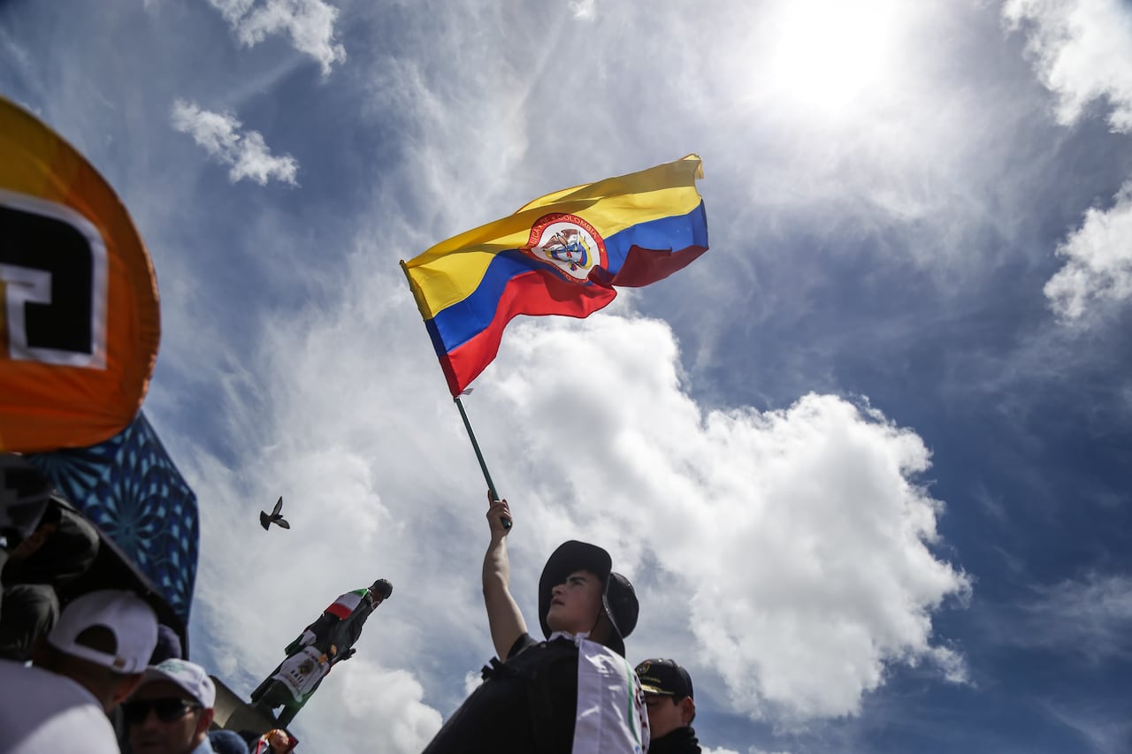 Bogotá. Mayo 01 de 2026.Iván Cepeda Castro ofrece un discurso ante manifestantes reunidos en la Plaza de Bolívar de Bogotá, en el marco de las movilizaciones y marchas por la conmemoración del Día Internacional del Trabajo.(Colprensa - Catalina Olaya).