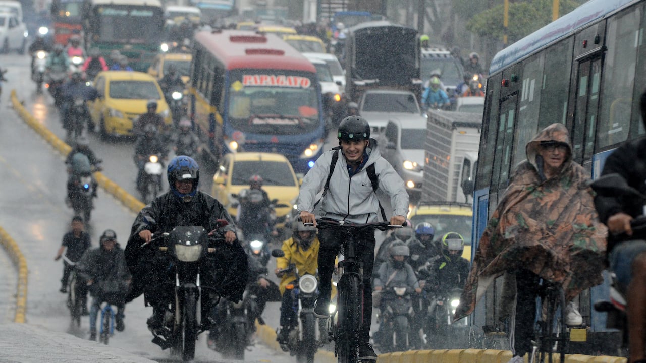 Cali: Con las primeras lluvias del mes de abril se espera la terminación paulatina del fenómeno del niño y con estas alejar los riegos de racionamientos eléctricos en el país. foto José L Guzmán.