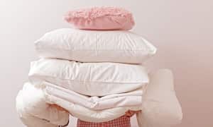 Así se deben lavar las almohadas.