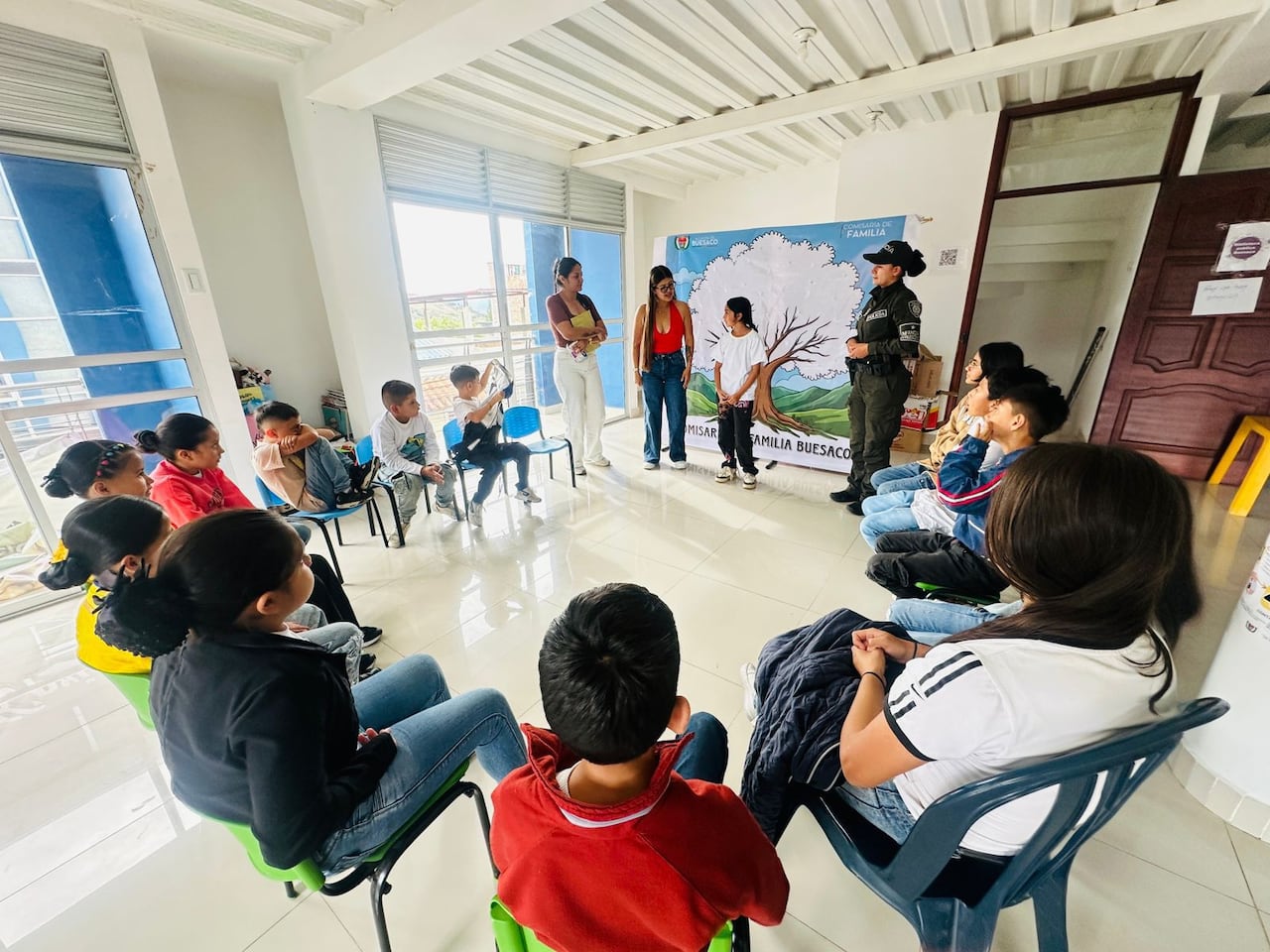 La Policía Nacional, junto con la Comisaría de Familia y la Secretaría de Gobierno, lideró la jornada de prevención dirigida a la Cívica Infantil y Juvenil.