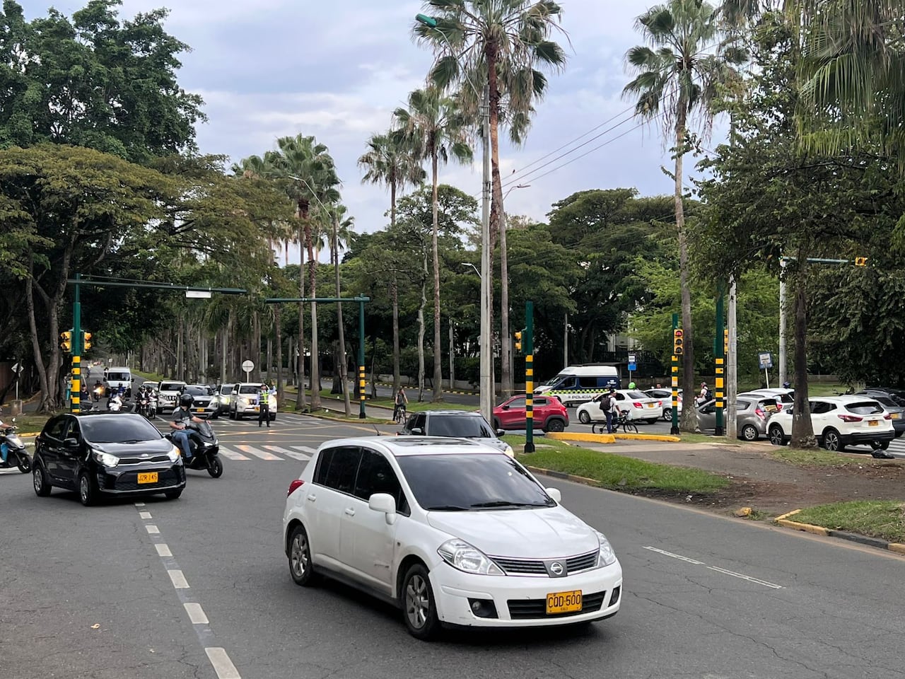 La Secretaría de Movilidad hace desvíos en la zona para aliviar el impacto del cierre de las vías.