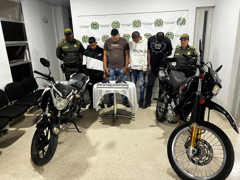 Cayó un presunto 'motoladrón' en el barrio Limonar de Cali.