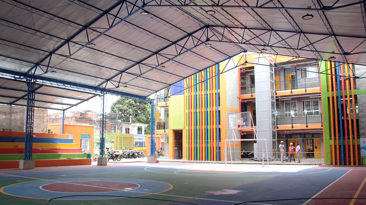 La Secretaría de Educación de Cali ha estado verificando en estado de los colegios en Cali.