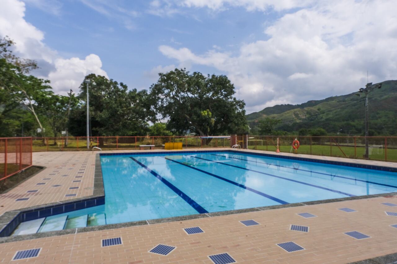 La Sede cuenta con piscina y otras amenidades para los más de 4000 estudiantes que se verán beneficiados.