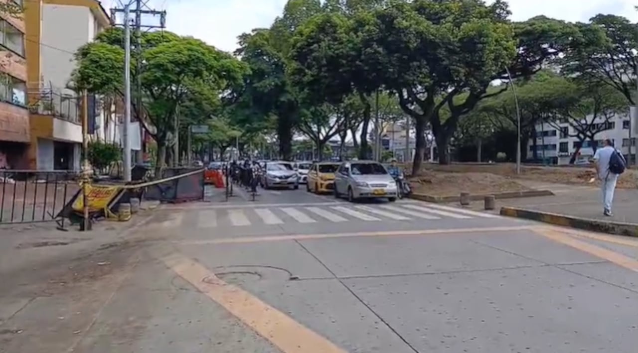 Aunque permanece el cierre en este punto de Cali, las autoridades reportaron que no se presenta congestión en ninguno de los sentidos viales.
