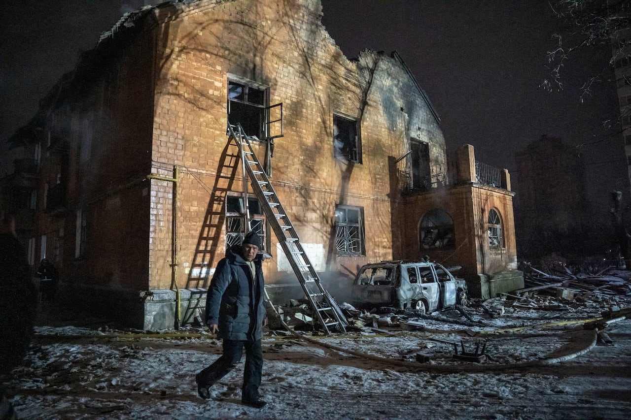 El último ataque de Rusia contra Ucrania cobró la vida de varias personas y afectó edificios y hasta a la embajada de Catar en Kiev