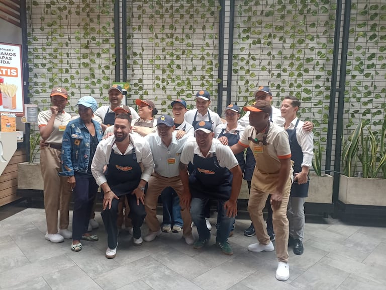 Qbano de San Fernando es el segundo local que se abrió en Cali. Aquí, su equipo humano.