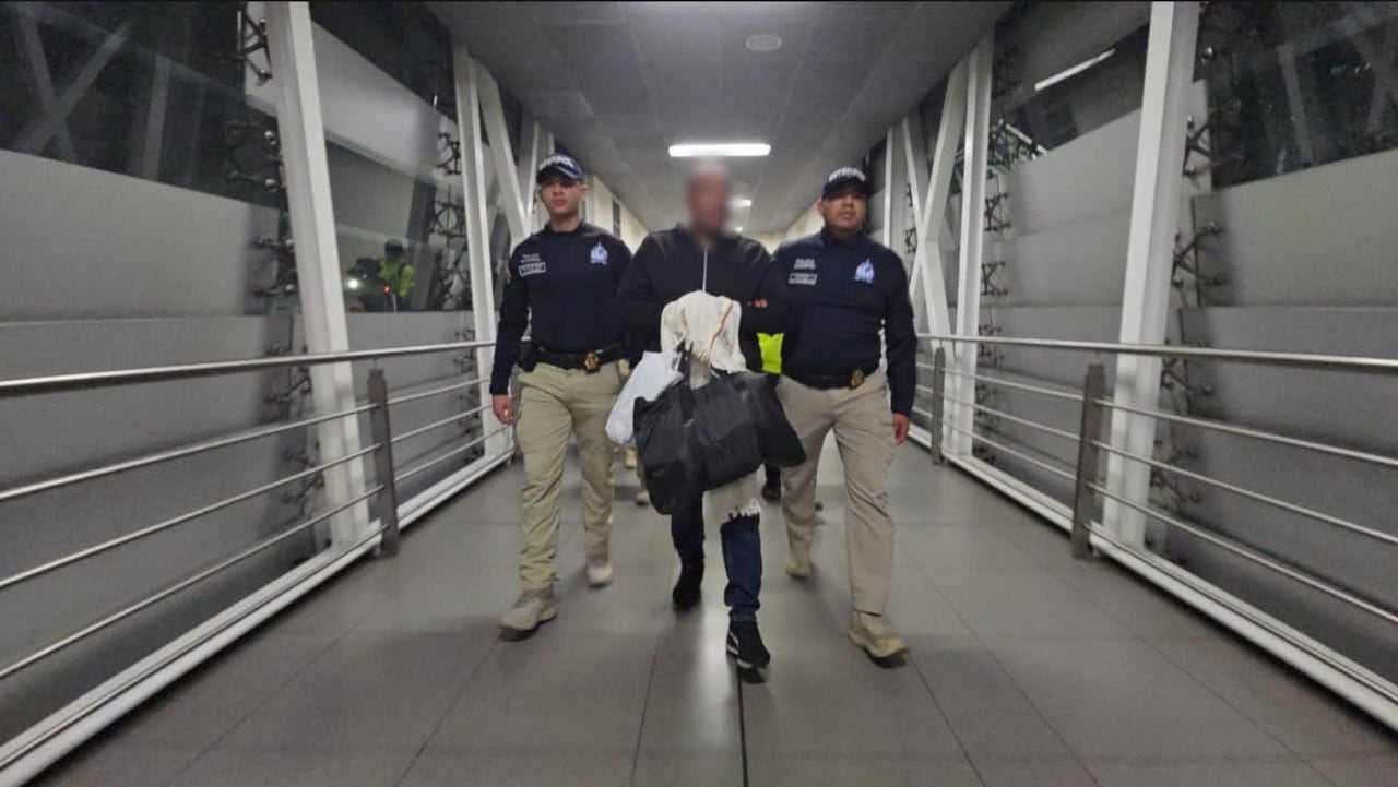 Alias Gustavo fue ubicado y detenido en España antes de ser trasladado a Colombia, según informó la Dijín.