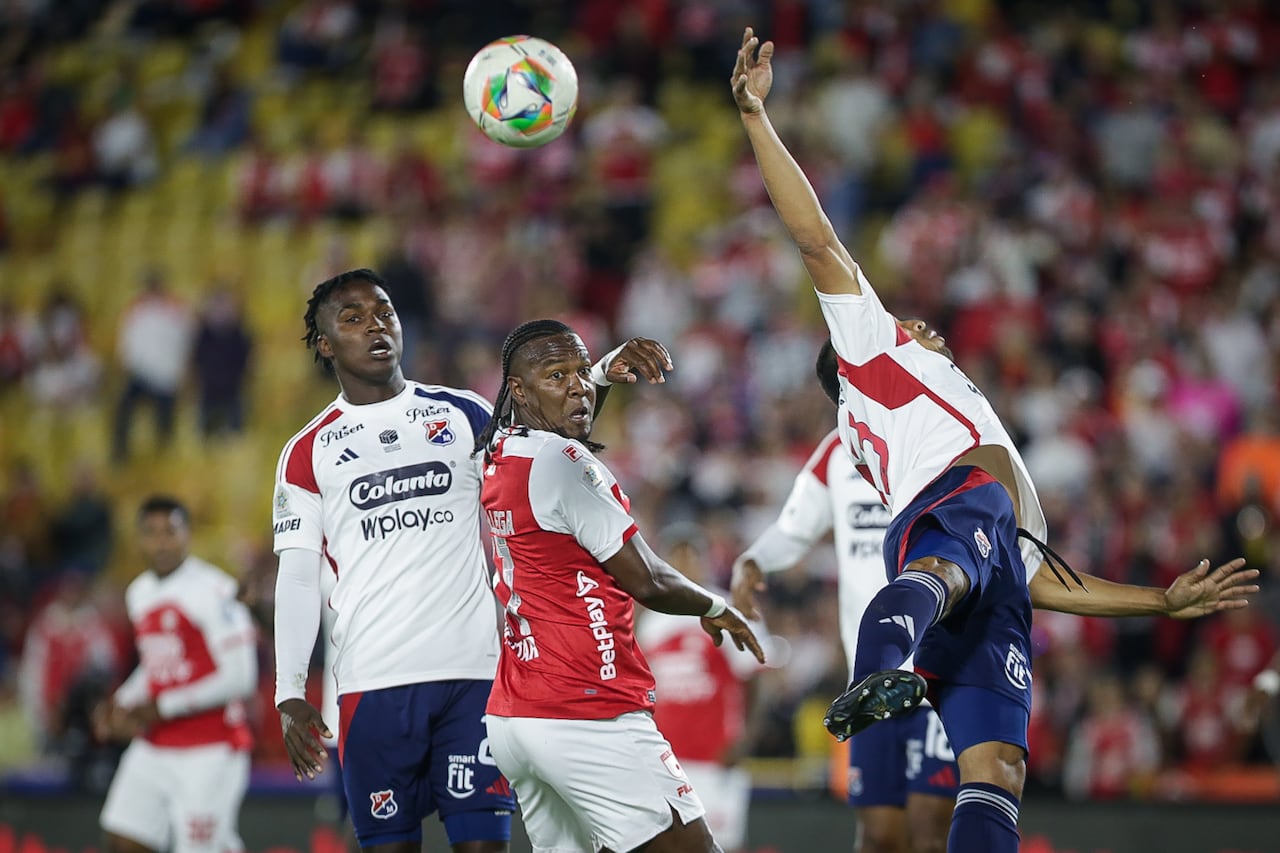Bogotá. Abril 14 de 2025. Independiente Santa Fe enfrenta a Independiente Medellín, por encuentro válido de la Liga BetPlay I 2025 de la fecha 14, en el Estadio Nemesio Camacho El Campín. (Colprensa - Cristian Bayona).