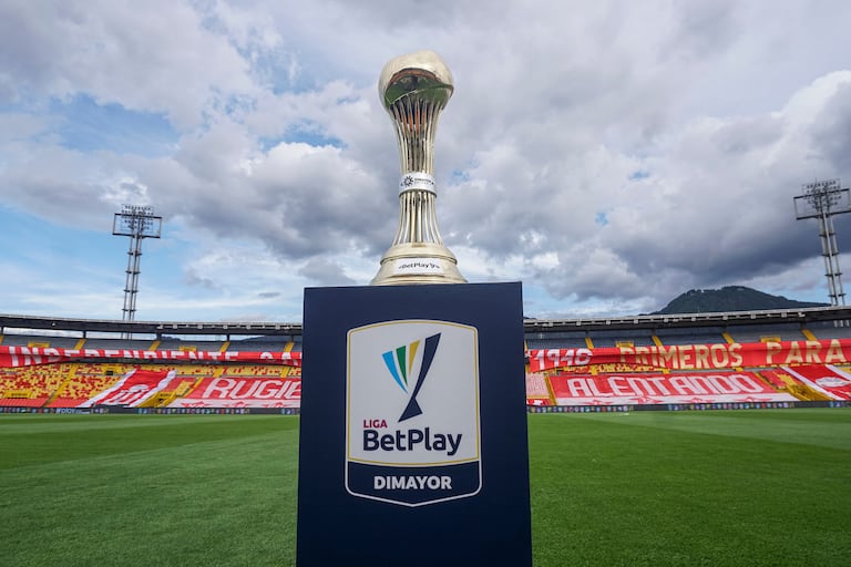 El trofeo que se le entrega al campeón de la Liga Colombiana.