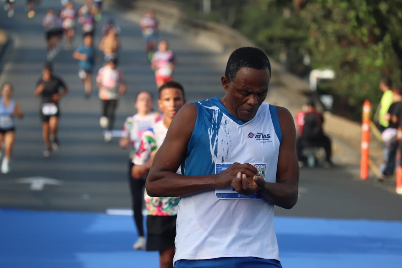 El deporte fue el punto de encuentro para una jornada que también buscó expresar solidaridad con las familias damnificadas por el terremoto del 10 de agosto.