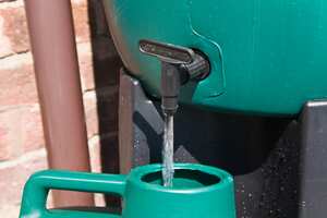 Según cifras del Ministerio de Vivienda, Ciudad y Territorio. En este contexto, la gestión eficiente del agua se vuelve aún más crítica, especialmente durante períodos de sequía y altas temperaturas