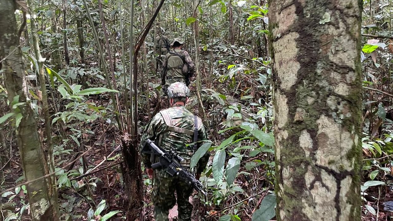 El Ejército continúa la búsqueda de los cuatro niños desaparecidos en un accidente aéreo sobre la selva del Caquetá el primero de mayo.