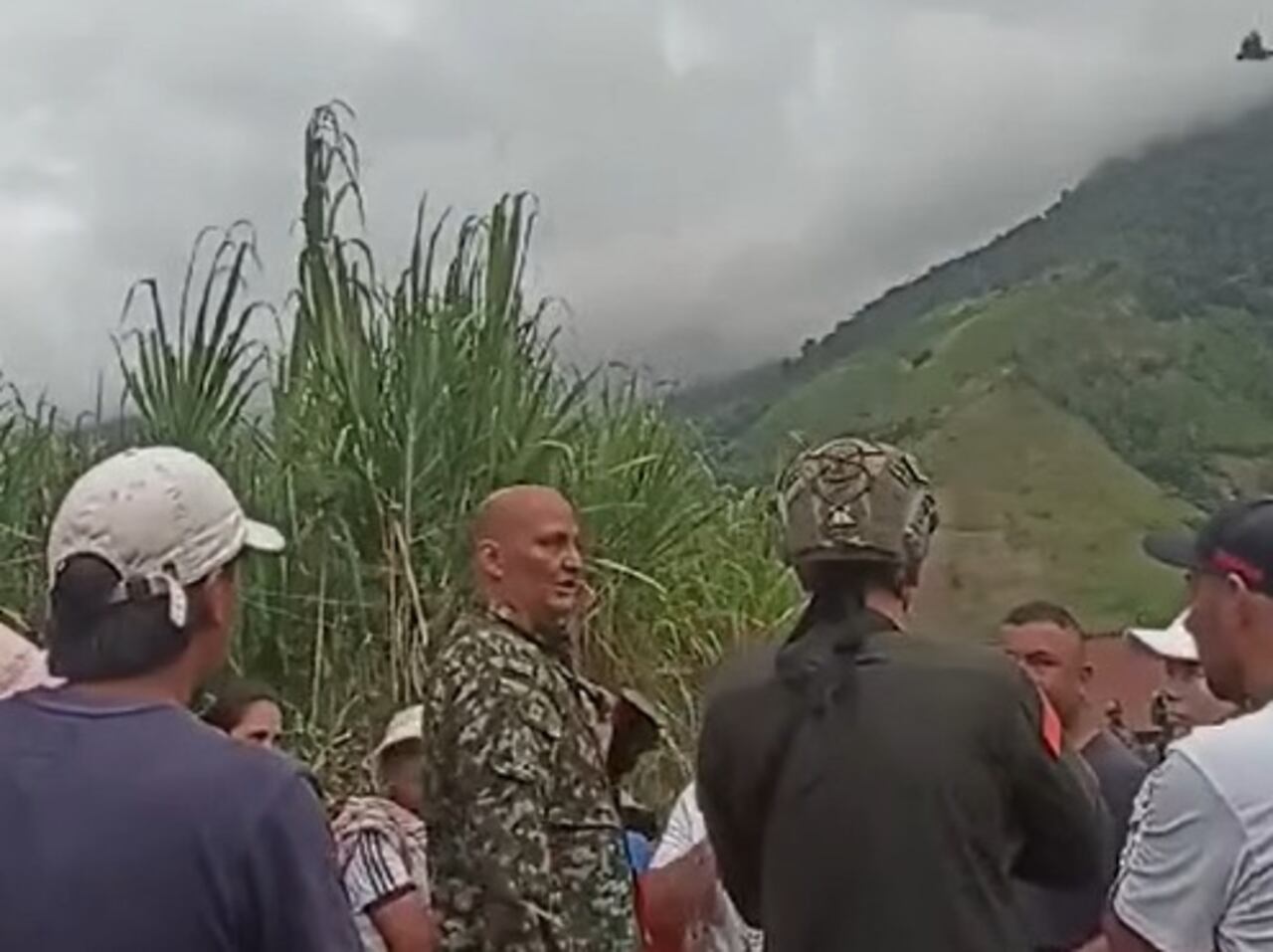 Las autoridades ofrecieron una recompensa de hasta 200 millones de pesos a las personas que ayuden con información que permitan dar con la captura de los responsables de este homicidio.