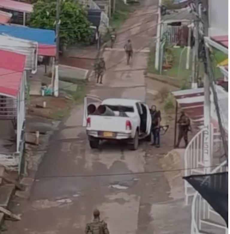 Habitantes y conductores que transitaban por la Vía Panamericana reportaron preocupación durante el despliegue militar registrado en el corregimiento de Mondomo.