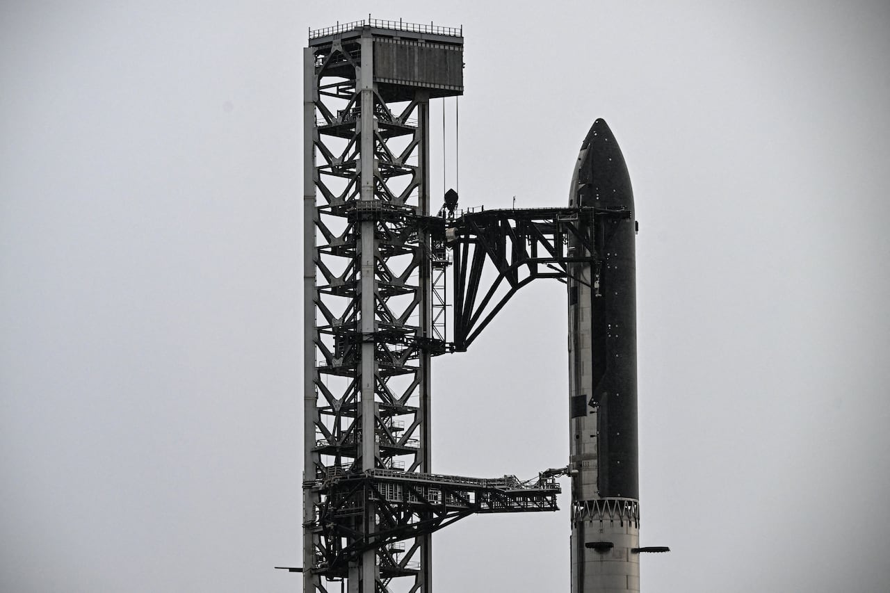 El lanzamiento de la última versión del gigantesco cohete Starship, que se iba a realizar mediante un vuelo de prueba previo a la salida a Bolsa de la empresa aeroespacial de Elon Musk.