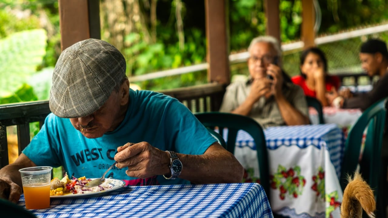 Comedores comunitarios en la zona rural de Cali.