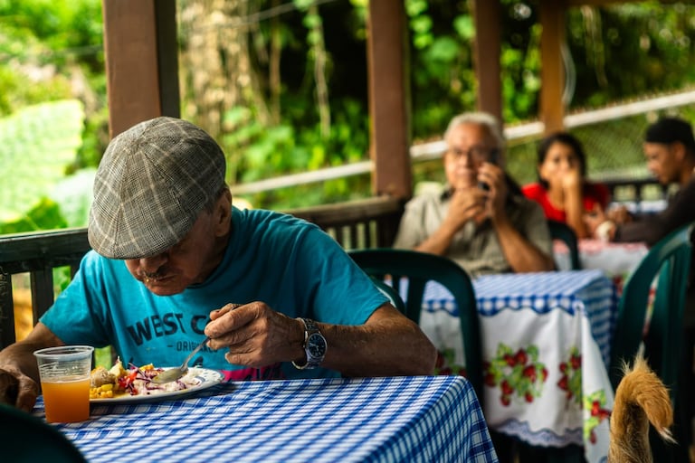 Comedores comunitarios en la zona rural de Cali.