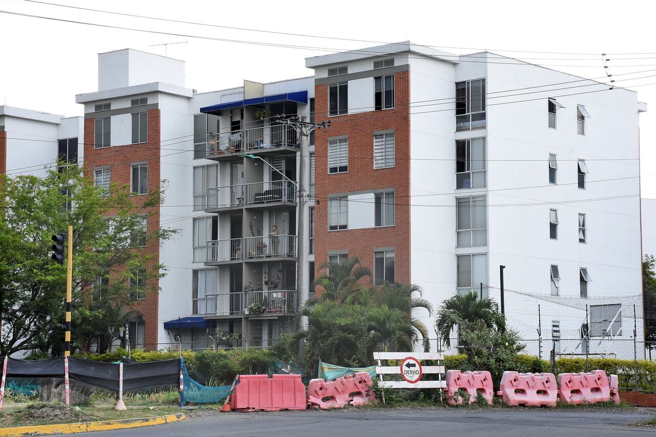 El País denuncia, Barrio Valle del Lili Cra 99 con Calle 42.