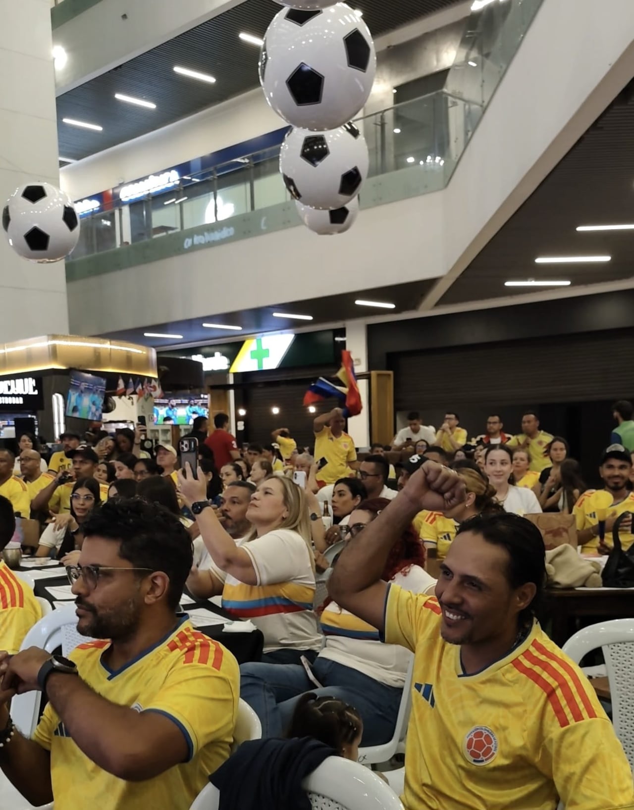 La invitación es para celebrar los goles de los mejores equipos del mundo, siendo testigos también del sueño de que nuestra Selección Colombia llegue a lo más alto del podio.