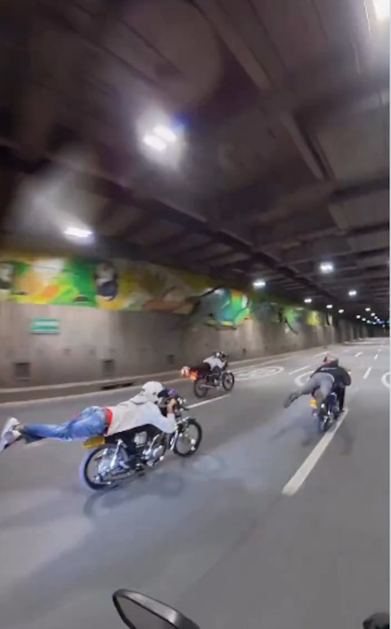 Carreras clandestinas en el Túnel Mundialista de Cali