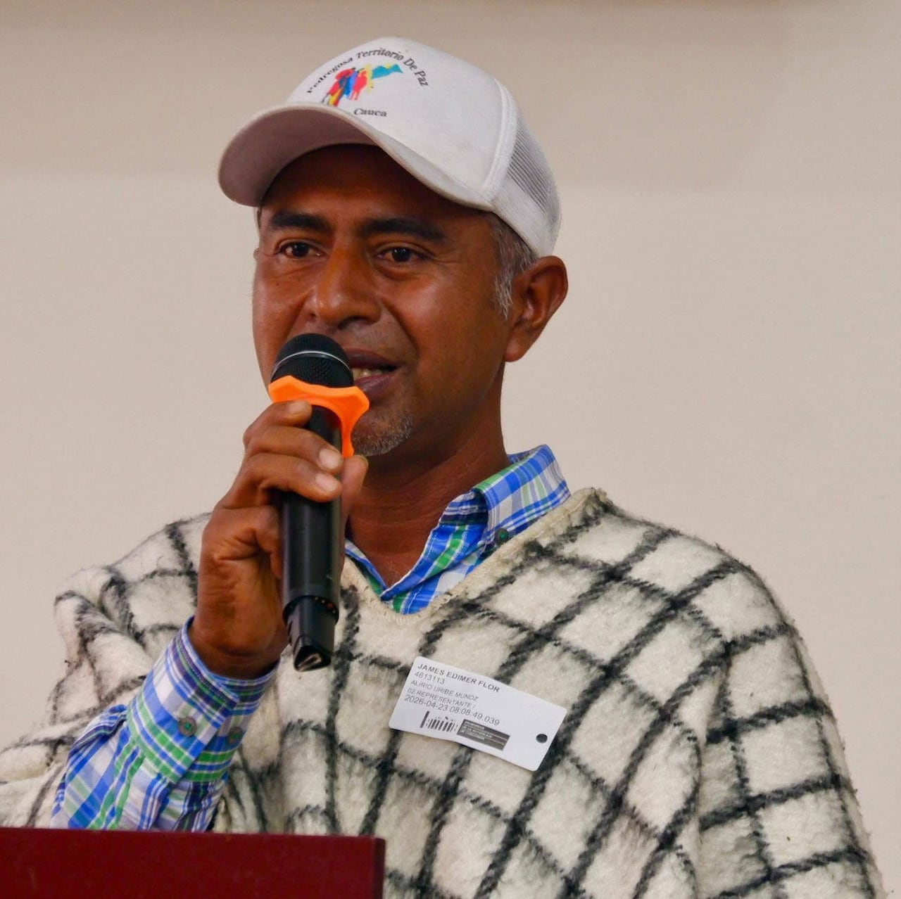 James Edimer Flor, era ampliamente conocido como líder social y comunitario del municipio de Cajibío, Cauca, quien además participaba en procesos de defensa de los derechos de las comunidades y de la paz en la región.