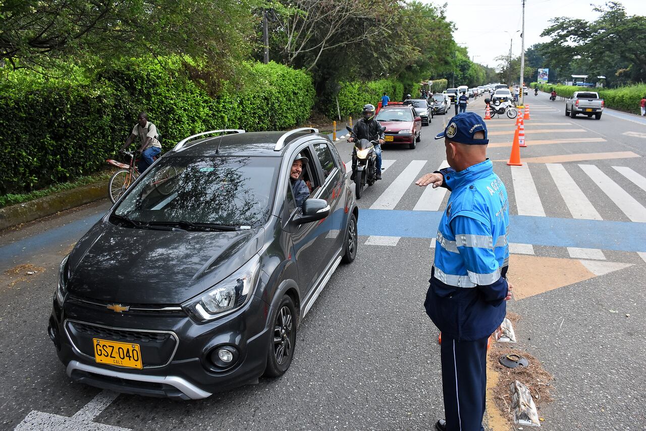 Contraflujo Avenida Cañasgordas.