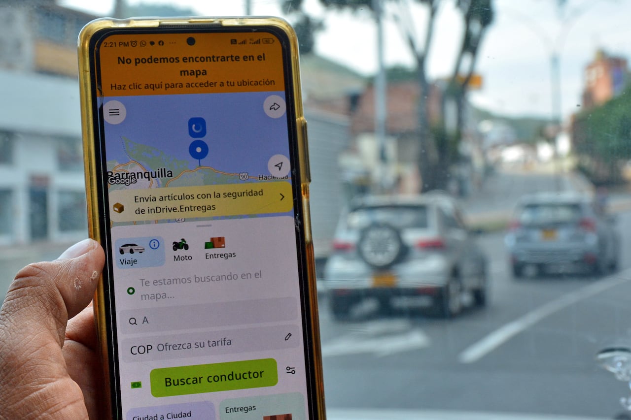 Secretaría de Movilidad Distrital iniciará operativos de control a los vehículos de Transporte que trabajen con plataformas. 19 de septiembre de 2024. Foto Jorge Orozco / El País.